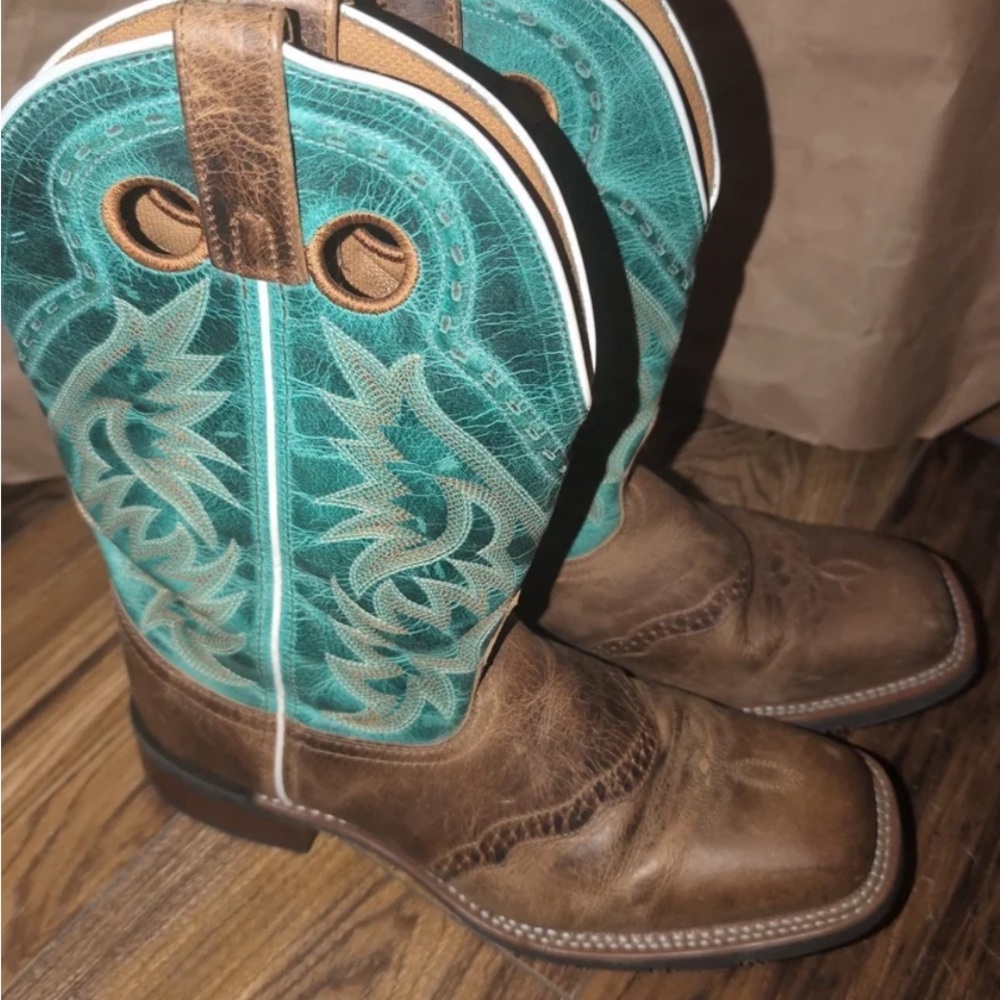 SOLD!        
“Laredo” Turquoise Leather Cowboy Boots, Men’s 9D (10 1/2)